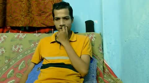 Snapshot of indian_bengali_boy chatting on September 14, 7:57 pm Suman Leo online show from September 14, 7:57 pm