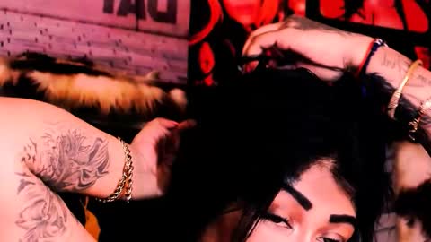 Snapshot of indian_dreamgirl chatting on April 27, 1:42 pm Bella Ambrosia online show from April 27, 1:42 pm