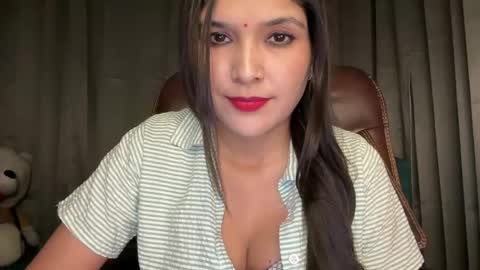 Snapshot of indian_meenakshi_69 chatting on May 10, 8:14 pm priya online show from May 10, 8:14 pm
