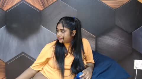 Snapshot of indian_rimmelx chatting on June 18, 9:14 am Melz online show from June 18, 9:14 am