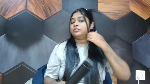 Snapshot of indian_rimmelx chatting on July 17, 8:10 am Melz online show from July 17, 8:10 am