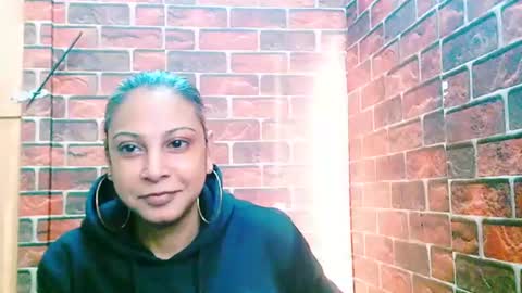 Snapshot of indian_spice_girl chatting on July 23, 6:22 am indian_spice_girl online show from July 23, 6:22 am