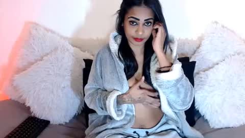 Snapshot of indian_swaggerliciousx chatting on July 7, 11:42 pm Jazmin online show from July 7, 11:42 pm