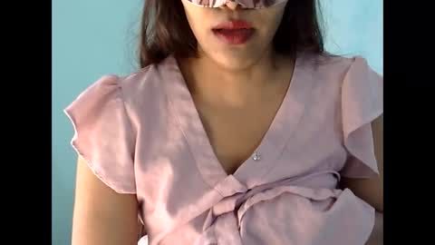 Snapshot of indiananu23 chatting on November 11, 8:25 am indiananu23 online show from November 11, 8:25 am