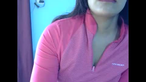 Snapshot of indiananu23 chatting on November 18, 9:25 am indiananu23 online show from November 18, 9:25 am