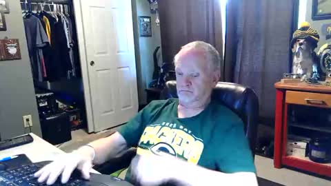 Papa online show from May 15, 6:26 pm