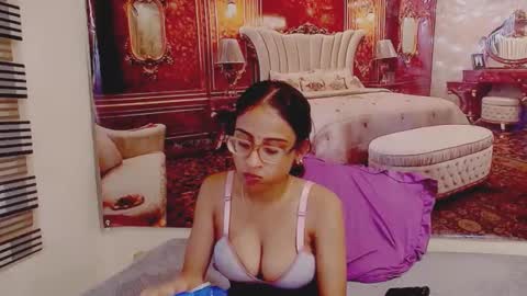 Snapshot of indianbootylicious1 chatting on April 1, 1:41 pm nala online show from April 1, 1:41 pm