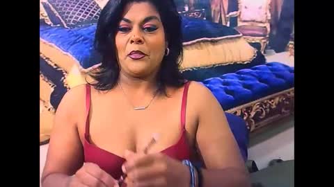 Snapshot of indiancherrypie chatting on February 3, 6:22 am indiancherrypie online show from February 3, 6:22 am