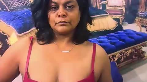 Snapshot of indiancherrypie chatting on February 10, 6:17 am indiancherrypie online show from February 10, 6:17 am