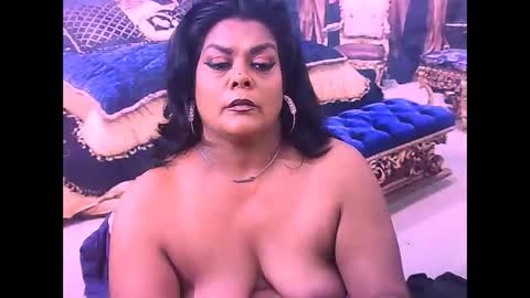 Snapshot of indiancherrypie chatting on February 17, 11:29 am indiancherrypie online show from February 17, 11:29 am