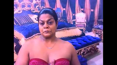 Snapshot of indiancherrypie chatting on February 18, 5:36 am indiancherrypie online show from February 18, 5:36 am