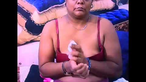 Snapshot of indiancherrypie chatting on February 26, 5:28 am indiancherrypie online show from February 26, 5:28 am