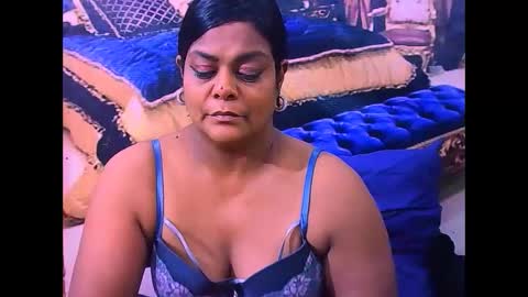 Snapshot of indiancherrypie chatting on February 28, 7:26 pm indiancherrypie online show from February 28, 7:26 pm