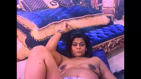 Snapshot of indiancherrypie chatting on March 1, 7:32 am indiancherrypie online show from March 1, 7:32 am