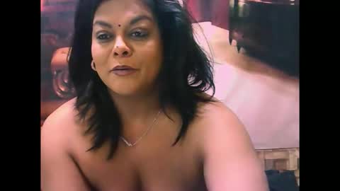 Snapshot of indiancherrypie chatting on April 25, 1:14 pm indiancherrypie online show from April 25, 1:14 pm