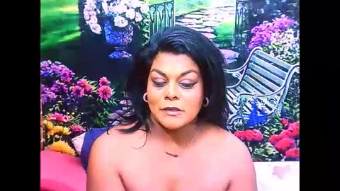 Snapshot of indiancherrypie chatting on April 27, 12:30 am indiancherrypie online show from April 27, 12:30 am
