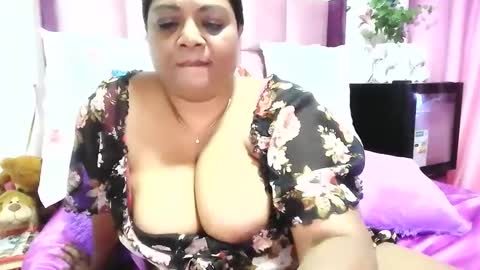 indiandelia online show from January 22, 10:15 pm