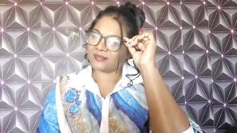 indiandelia online show from July 25, 10:02 am