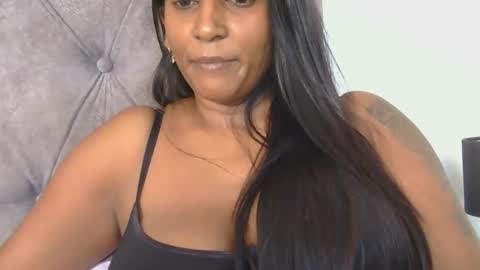 Snapshot of indianjasmin chatting on May 30, 11:07 am priya online show from May 30, 11:07 am