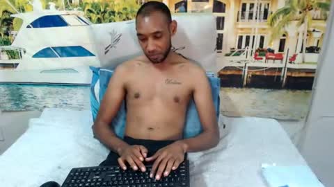 Snapshot of indianmagicmike69 chatting on June 26, 6:12 pm indianmagicmike69 online show from June 26, 6:12 pm