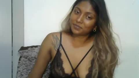 Snapshot of indianqtpie6 chatting on February 12, 6:52 am indianqtpie6 online show from February 12, 6:52 am