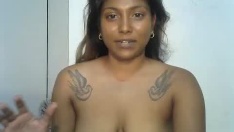 Snapshot of indianqtpie6 chatting on February 13, 6:53 am indianqtpie6 online show from February 13, 6:53 am