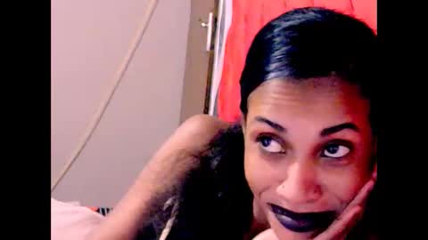 Snapshot of indianqueen5 chatting on October 19, 12:28 pm indianqueen5 online show from October 19, 12:28 pm