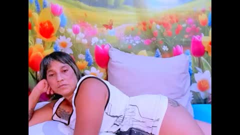 indianroxy27 online show from January 8, 12:24 am