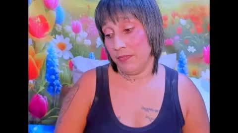 indianroxy27 online show from January 9, 7:15 pm