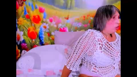 indianroxy27 online show from April 3, 7:01 pm