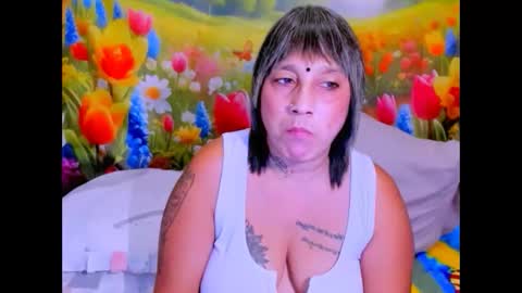 Snapshot of indianroxy27 chatting on April 21, 1:42 am indianroxy27 online show from April 21, 1:42 am