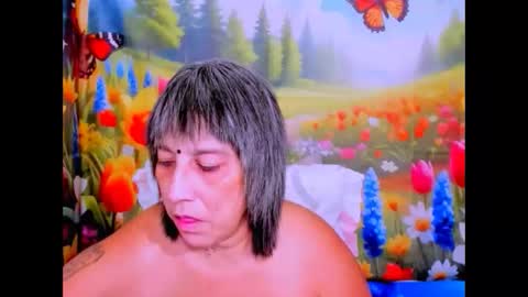 Snapshot of indianroxy27 chatting on April 21, 7:25 am indianroxy27 online show from April 21, 7:25 am