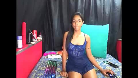 Snapshot of indiansexkitten23 chatting on May 27, 7:16 am stella sexkitten online show from May 27, 7:16 am