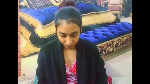 indiansexybutt4u2luv online show from June 29, 5:03 am