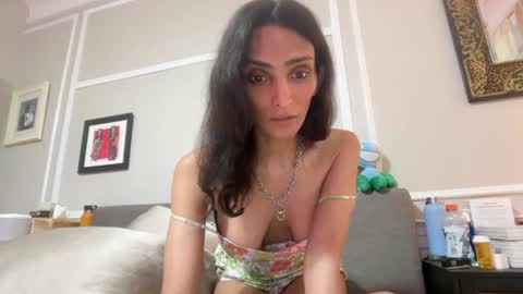 Snapshot of indiantransgirlillinois chatting on August 4, 6:27 am Indiantransgirlillinois online show from August 4, 6:27 am