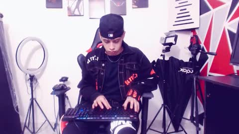 matias online show from November 12, 5:30 am