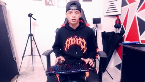 Snapshot of indomitablebeast chatting on November 20, 7:13 pm matias online show from November 20, 7:13 pm