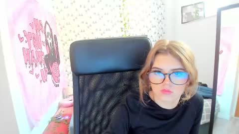 Snapshot of iness_lex chatting on March 9, 8:40 am iness_lex online show from March 9, 8:40 am