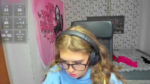 Snapshot of iness_lex chatting on April 27, 7:17 am iness_lex online show from April 27, 7:17 am