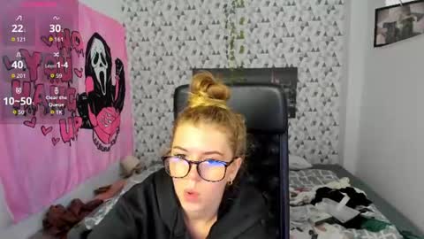 Snapshot of iness_lex chatting on June 16, 7:33 am iness_lex online show from June 16, 7:33 am