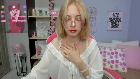 Mia online show from September 17, 7:10 am