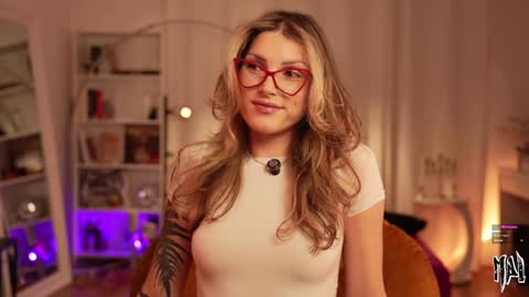 Snapshot of informal_ chatting on February 24, 11:47 pm MAL --- online show from February 24, 11:47 pm