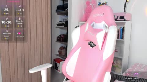 V. online show from March 18, 9:51 pm