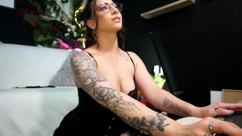 Snapshot of ingadn chatting on October 27, 8:18 am IngAdn online show from October 27, 8:18 am