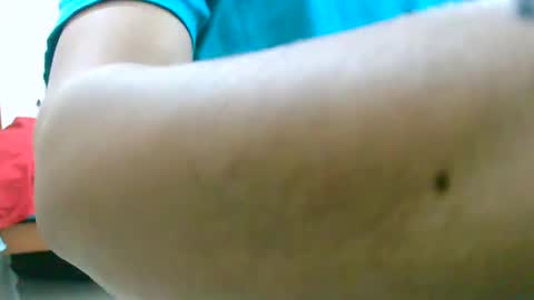 Snapshot of ingloriousuncut chatting on December 15, 10:26 pm Inglorious Hairy Uncut online show from December 15, 10:26 pm