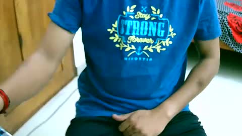 Snapshot of ingloriousuncut chatting on December 27, 2:33 pm Inglorious Hairy Uncut online show from December 27, 2:33 pm