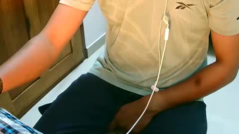 Snapshot of ingloriousuncut chatting on January 25, 7:28 pm Inglorious Hairy Uncut online show from January 25, 7:28 pm