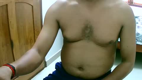 Snapshot of ingloriousuncut chatting on February 17, 10:29 am Inglorious Hairy Uncut online show from February 17, 10:29 am