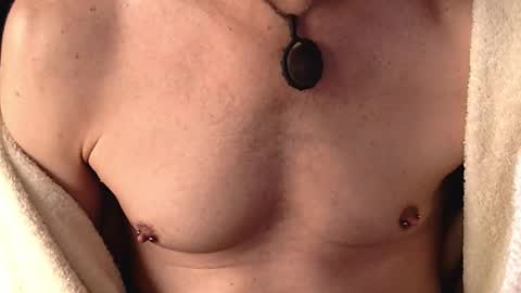 Snapshot of inhalation_exhalation chatting on January 5, 6:44 pm inhalation_exhalation online show from January 5, 6:44 pm