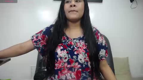 Snapshot of iniyalaboni chatting on July 9, 7:40 pm Iniya online show from July 9, 7:40 pm